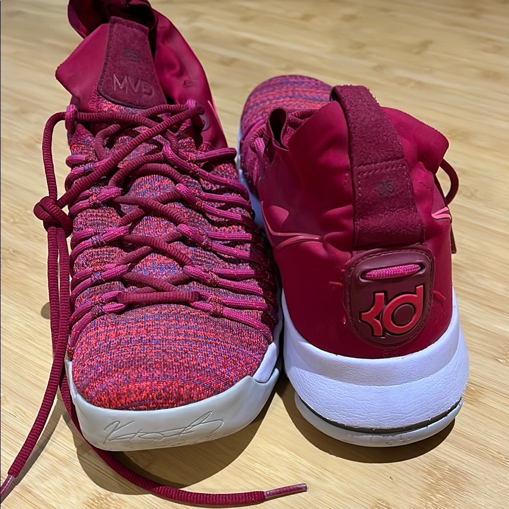 Nike Patterned KD’s Size M 11